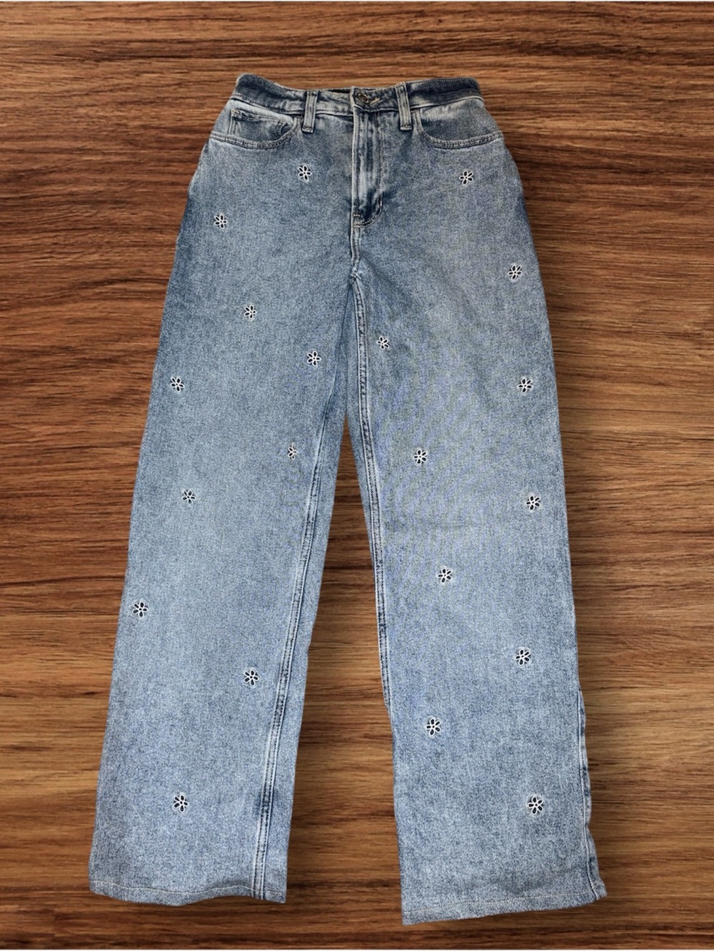 Jrs Hollister Daisy Embroidered Jeans